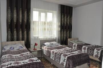 Фото номера Трехместный номер Гостевой дом Guest House Nur г. Кочкор 3