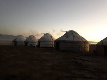 Фотографии Люкс-шатры Yurt camp Nur in Song-Kol Lake г. Кочкор (Киргизия) №4 Фото Люкс-шатры Yurt camp Nur in Song-Kol Lake г. Кочкор 4